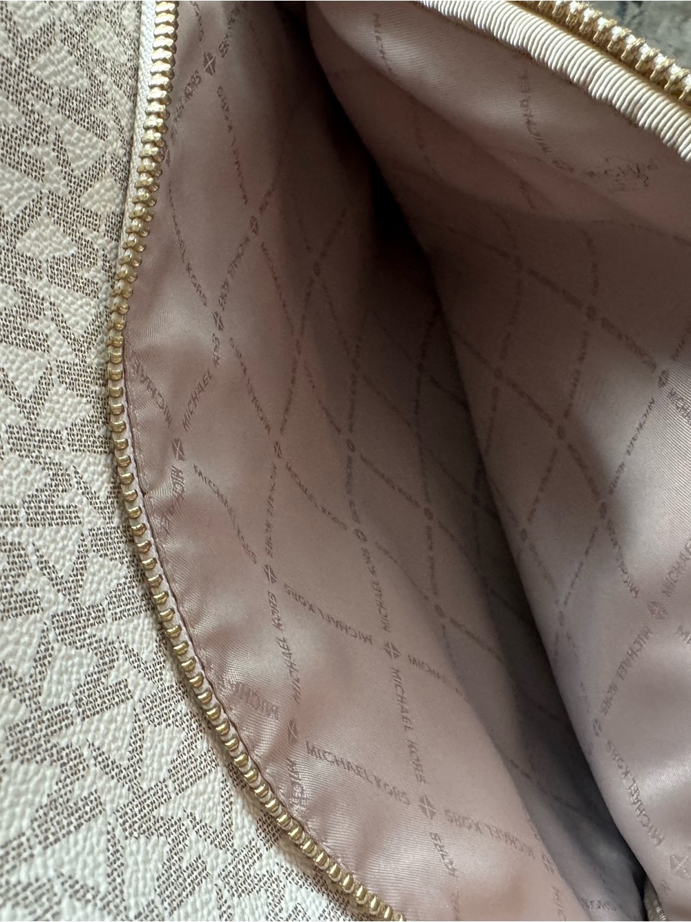 Michael Kors Ivory & Tan MK Signature Backpack - Picture 5 of 6